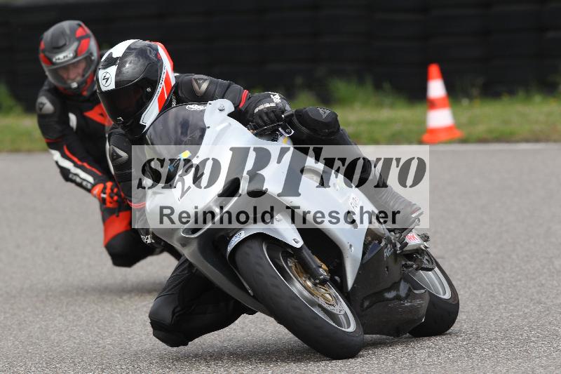 Archiv-2025/10 23.04.2025 Cornu Master School ADR/rot-rouge/22